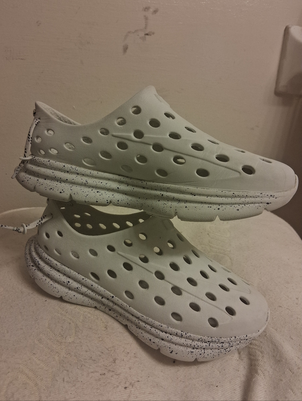 Light Gray KANE Slip-On Perforated Foam Clogs Size Mens 3, Womens 5 Clean - Picture 2 of 16